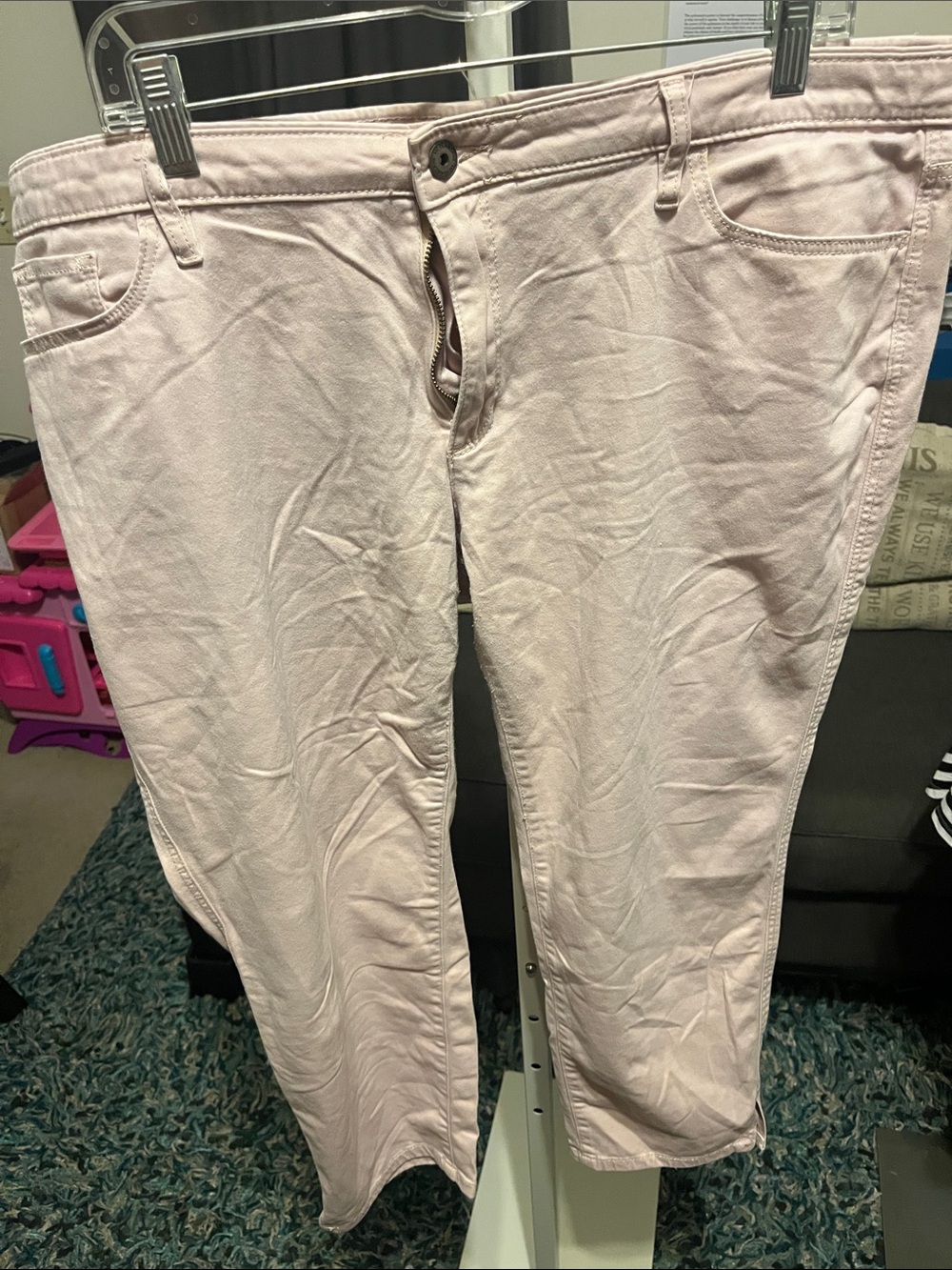Women’s Light Pink Stretch Jeans Capri